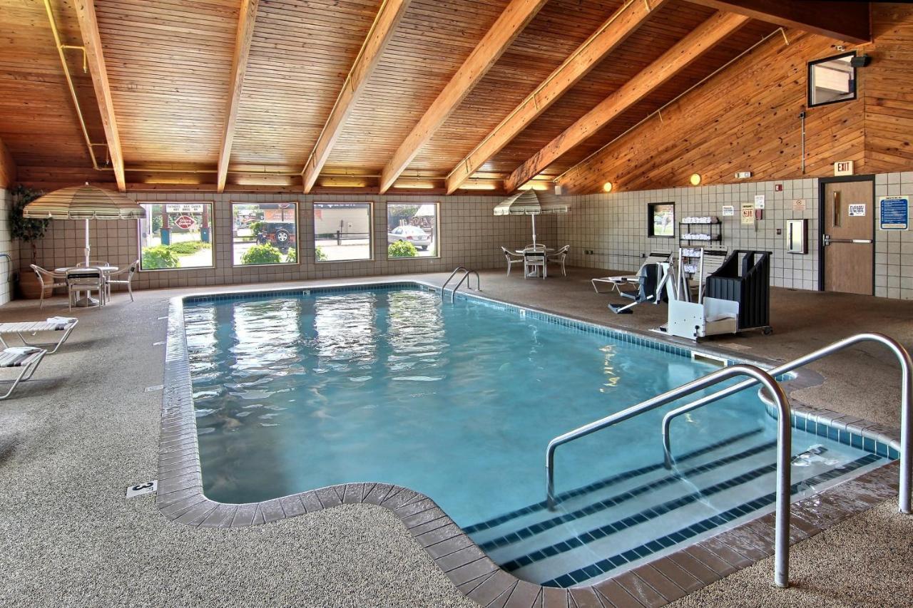Blossom Hotel & Suites Traverse City Exteriér fotografie