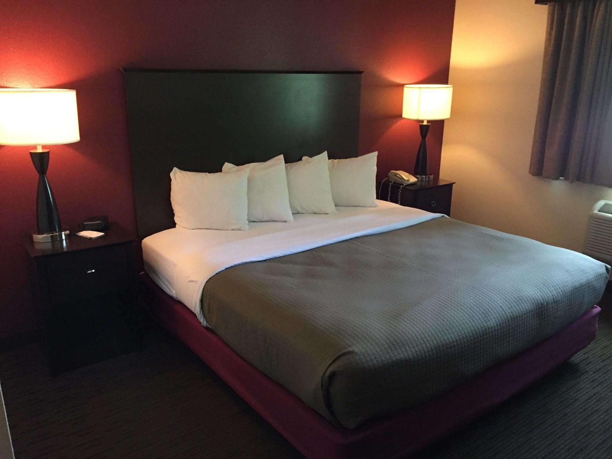 Blossom Hotel & Suites Traverse City Exteriér fotografie