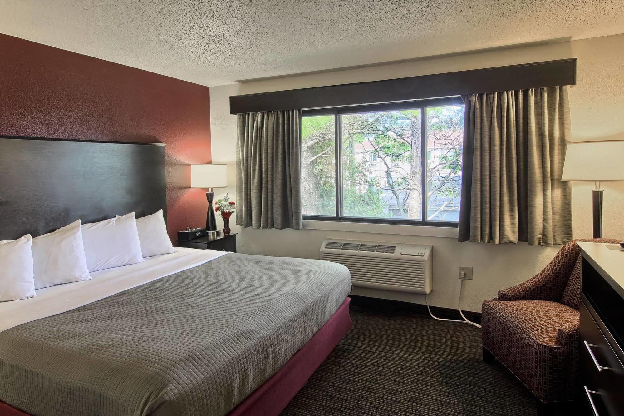 Blossom Hotel & Suites Traverse City Exteriér fotografie