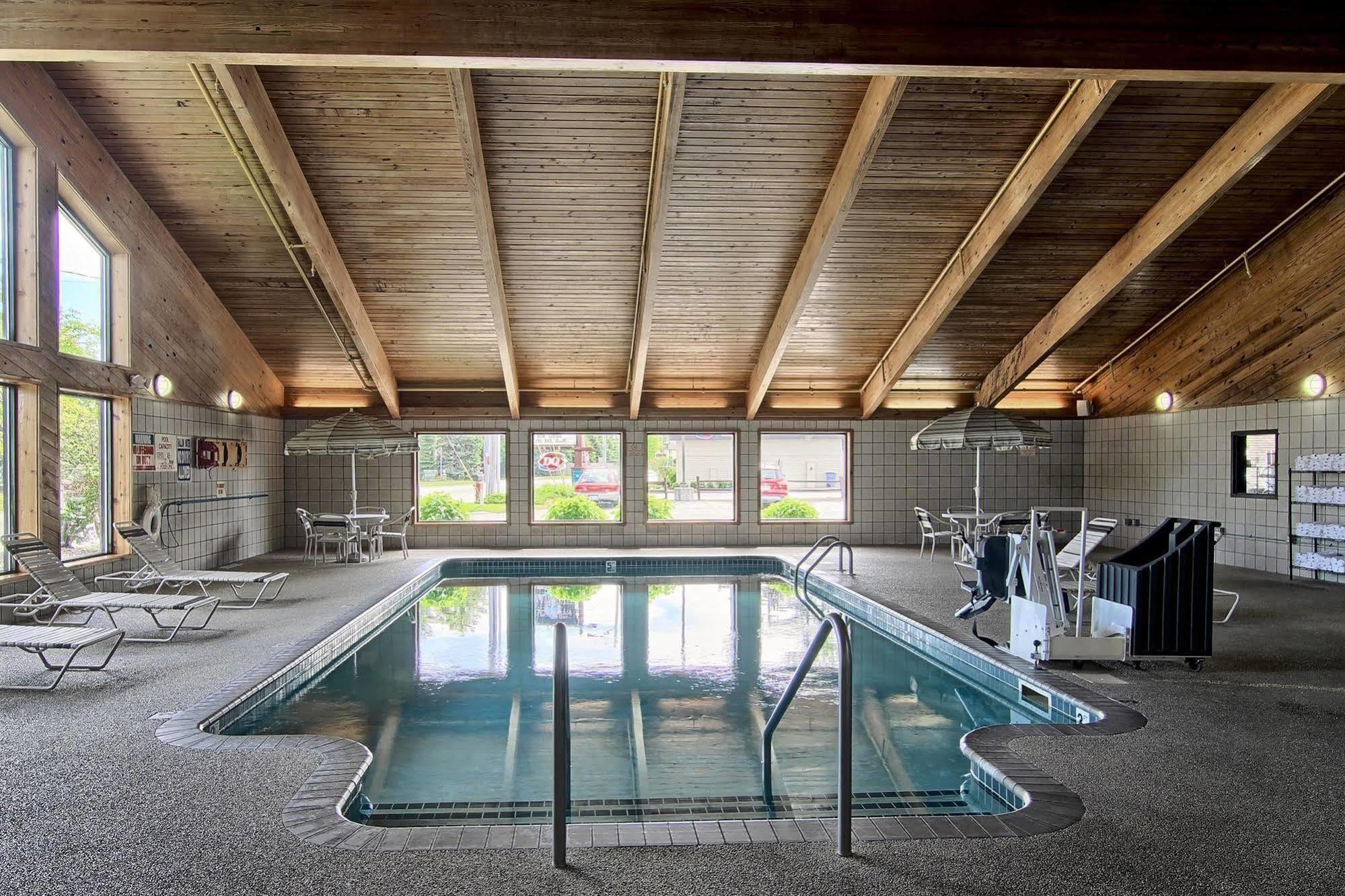 Blossom Hotel & Suites Traverse City Exteriér fotografie